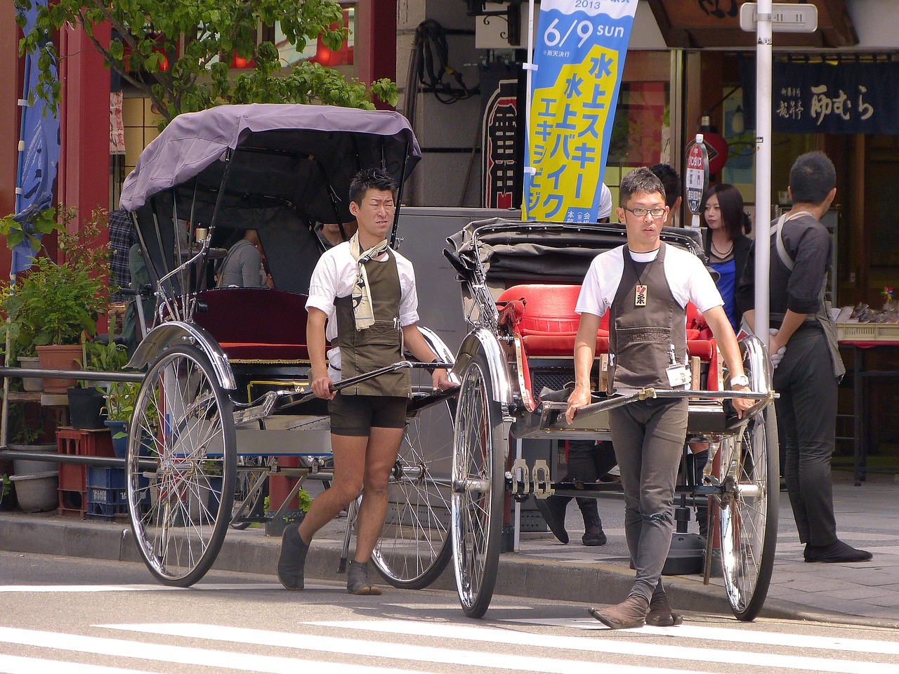 日本东京遭遇台风袭击的最新动态